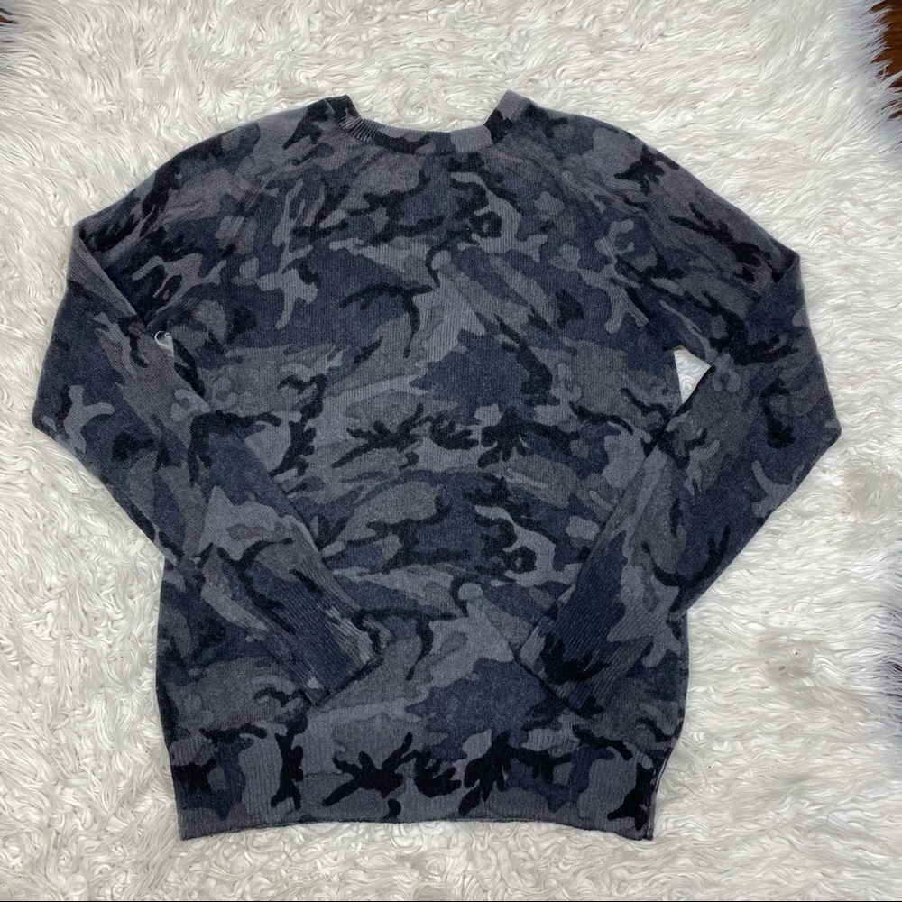 COPY - Equipment Camo Sloan Crew Cashmere Sweater - Picture 5 of 5
